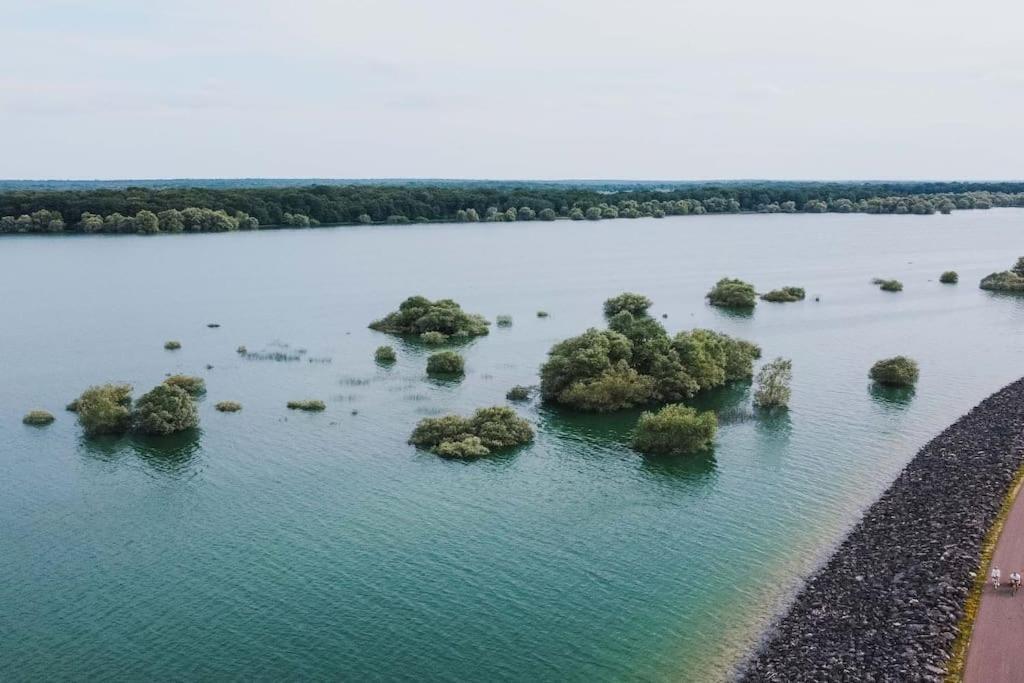 Coin De Nature En Centre-Ville Troyes Zewnętrze zdjęcie